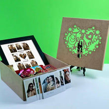 Carregar imagem no visualizador da galeria, Cesta romântica + Quadro Casal + 6 Fotos Vintage