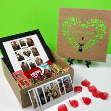 Carregar imagem no visualizador da galeria, Cesta romântica + Quadro Casal + 6 Fotos Vintage