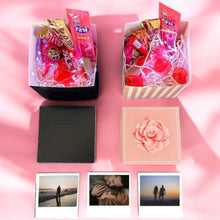 Carregar imagem no visualizador da galeria, Cesta Romântica 7 + 3 Porta-Retratos de Mesa