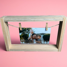 Carregar imagem no visualizador da galeria, Porta Retrato Varal de Foto