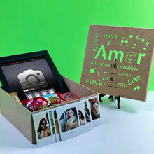 Carregar imagem no visualizador da galeria, Cesta romântica + Quadro Netflix + 6 Fotos Vintage
