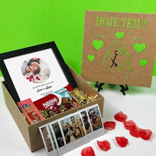 Carregar imagem no visualizador da galeria, Cesta romântica + Quadro Mapa Estelar + 6 Fotos Vintage
