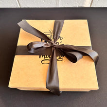 Carregar imagem no visualizador da galeria, Cesta Mãe 01 + Quadro + 6 Fotos Vintage
