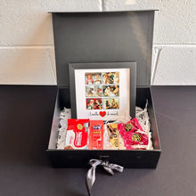 Carregar imagem no visualizador da galeria, Cesta Mãe 02 + Quadro + 6 Fotos Vintage
