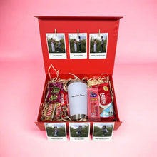 Carregar imagem no visualizador da galeria, Cesta de Presente 1 - Com Copos, Fotos e Chocolates

