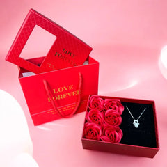Colar Filhos Prata 925 + Caixa Compacta de 6 Rosas – Presente Dia das Mãe