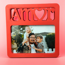 Carregar imagem no visualizador da galeria, Porta Retrato 10x15 Amor Vermelho + Foto Revelada
